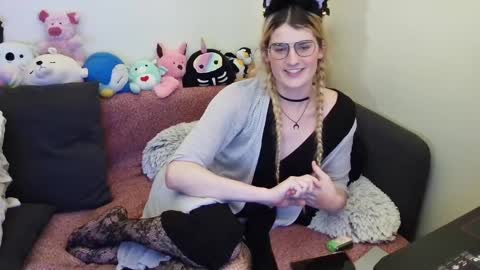 Snapshot of ryn_michele chatting on January 12, 11:15 pm Ryn Michele online show from January 12, 11:15 pm