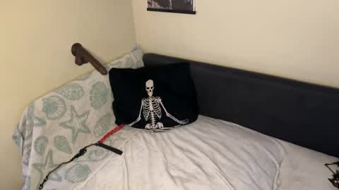 Snapshot of ryn_michele chatting on February 19, 3:05 pm Ryn Michele online show from February 19, 3:05 pm