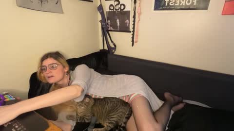 Snapshot of ryn_michele chatting on February 24, 3:31 pm Ryn Michele online show from February 24, 3:31 pm