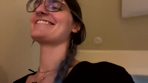 Snapshot of ryn_michele chatting on September 23, 10:49 pm Ryn Michele online show from September 23, 10:49 pm