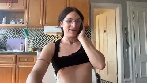 Snapshot of sadie_stars chatting on September 13, 4:46 pm Sadie online show from September 13, 4:46 pm