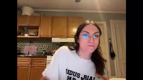 Snapshot of sadie_stars chatting on October 31, 1:15 am Sadie online show from October 31, 1:15 am