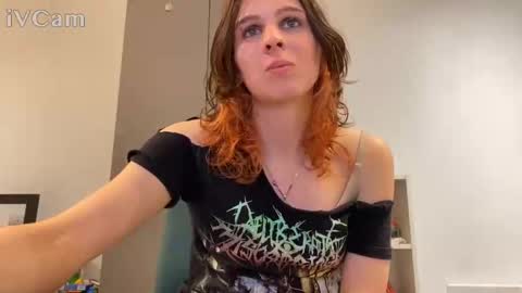 Sally Vae online show from April 2, 8:40 pm