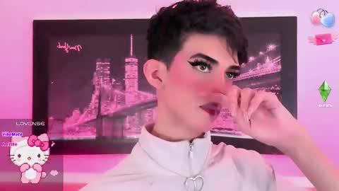Snapshot of salvatore_boom chatting on October 11, 7:33 am salvatore_boom online show from October 11, 7:33 am