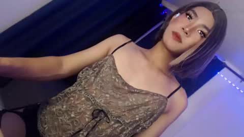 Snapshot of sasha_blade chatting on February 23, 5:01 am Sasha online show from February 23, 5:01 am