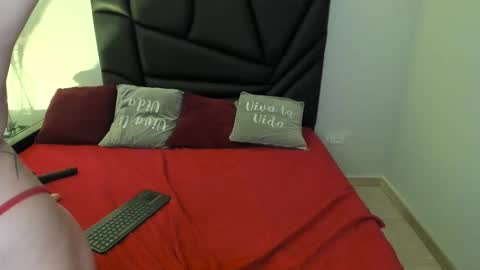 Snapshot of scarbadgirl_ chatting on October 18, 3:32 am scarbadgirl_ online show from October 18, 3:32 am