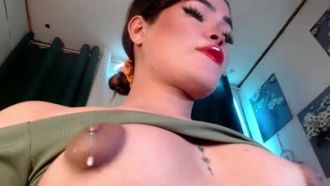 YOUR GIRLFRIEND online show from January 7, 4:43 pm