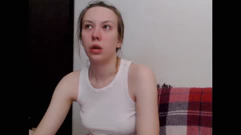 Snapshot of scarlettford chatting on October 19, 5:05 pm Scarlett online show from October 19, 5:05 pm