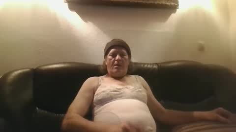 schwanzele6656042 online show from April 12, 2:48 am