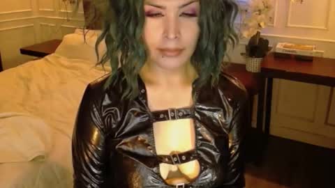 screendoll online show from January 18, 3:24 am