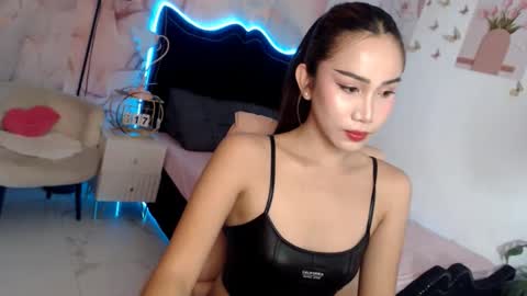 Snapshot of seductive_vana chatting on October 17, 1:09 am Vanessa online show from October 17, 1:09 am