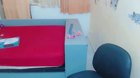 sensual_violeta online show from December 17, 3:23 am