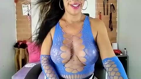 sephorandmonell online show from March 5, 10:48 pm