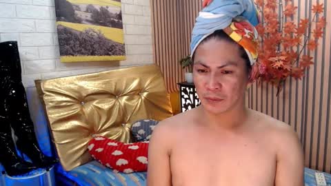 Snapshot of service_me711 chatting on January 25, 5:51 am call me MILES online show from January 25, 5:51 am