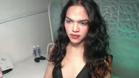 Bella online show from November 11, 5:37 pm