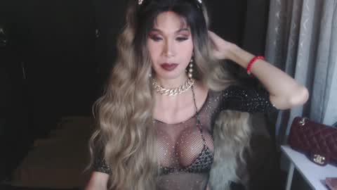 nicole online show from December 9, 8:11 am