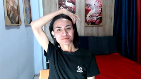 lara online show from July 17, 6:47 pm
