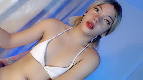 Snapshot of sexlovergirl_soffy chatting on February 3, 7:51 am call me sofia online show from February 3, 7:51 am