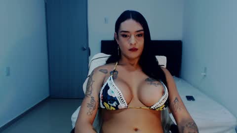 Snapshot of sexynatalia25 chatting on January 13, 8:04 pm Natalia Duran online show from January 13, 8:04 pm