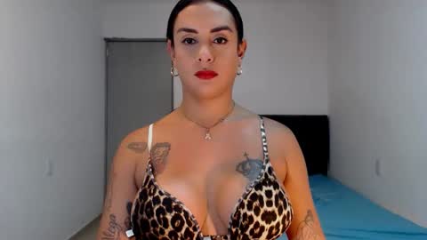 Natalia Duran online show from April 13, 9:08 pm