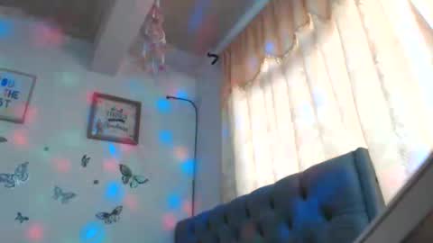 Venus Independent Model online show from September 11, 5:32 pm