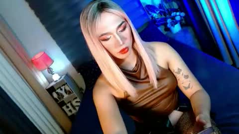 Snapshot of shane_hugexx chatting on October 12, 6:32 pm MISS SHANE online show from October 12, 6:32 pm