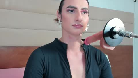 Snapshot of shantall_skinny chatting on October 17, 3:21 am Shantall online show from October 17, 3:21 am