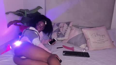 shelsy_issy online show from November 18, 8:42 pm