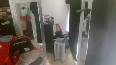 sarah online show from February 28, 9:21 pm