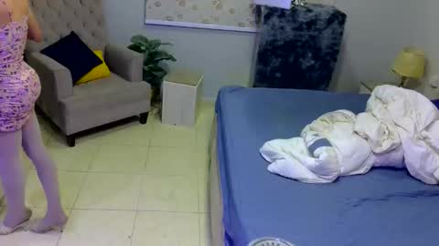 D i f a  Ana Arbeh shemale online show from February 26, 3:44 am