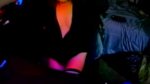 Snapshot of sissyred2314 chatting on September 22, 5:46 am red online show from September 22, 5:46 am