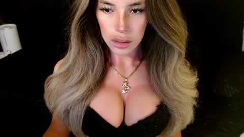 Queen Cassie online show from June 10, 1:49 am