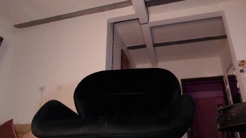 jesica online show from October 31, 9:41 am