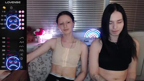 Snapshot of sky9669 chatting on October 16, 4:29 pm Iska Im genderfluid theyheshenot use ht have reasons and Mia my t-gf sheher online show from October 16, 4:29 pm