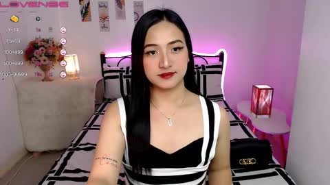 Snapshot of slave_amanda69 chatting on January 6, 5:52 am Queen Cyrine online show from January 6, 5:52 am