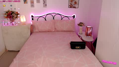 Snapshot of slave_amanda69 chatting on March 6, 10:55 pm Queen Cyrine online show from March 6, 10:55 pm