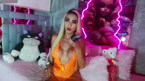 instagram    evalunavelez1. online show from March 11, 9:15 pm