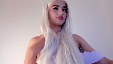 Sophia online show from April 14, 9:53 pm