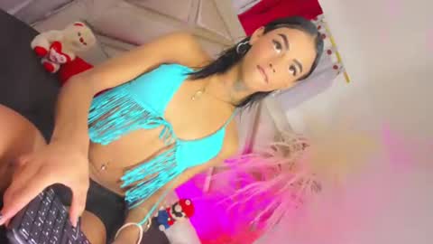 sophia_horny19 online show from July 8, 12:48 am