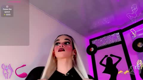 Snapshot of sophie_miaa chatting on October 15, 11:54 am sophie_miaa online show from October 15, 11:54 am