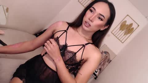 Snapshot of spicy_kinky chatting on December 26, 11:46 pm Alora online show from December 26, 11:46 pm