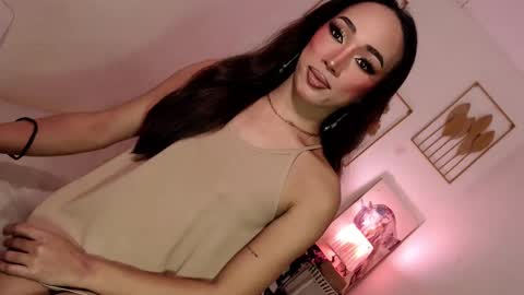 Snapshot of spicy_kinky chatting on January 26, 6:16 pm Alora online show from January 26, 6:16 pm