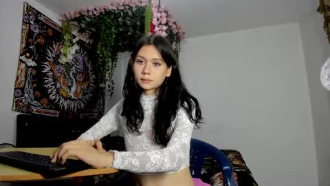 starmoonly online show from February 22, 3:34 am