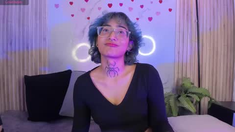 Snapshot of stars4spider_ chatting on March 10, 3:56 am online show from March 10, 3:56 am