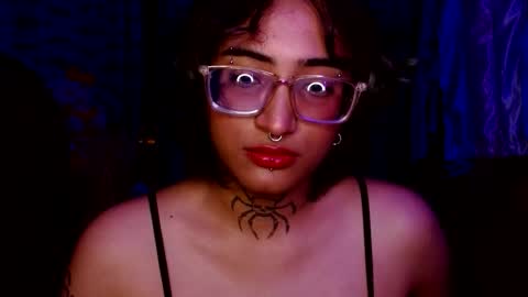 Snapshot of stars4spider_ chatting on September 25, 7:04 am online show from September 25, 7:04 am