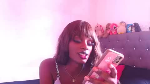 Snapshot of stefanny_2001 chatting on February 9, 6:05 pm stefanny beautiful online show from February 9, 6:05 pm