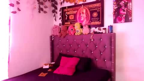 Snapshot of stefanny_2001 chatting on October 6, 5:24 pm stefanny beautiful online show from October 6, 5:24 pm