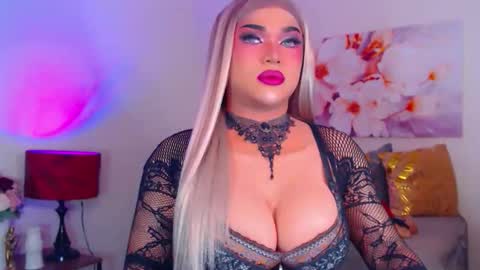 Snapshot of stellagrayts chatting on October 13, 6:08 pm CALL ME STELLA online show from October 13, 6:08 pm