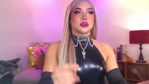 CALL ME STELLA online show from November 14, 8:00 am