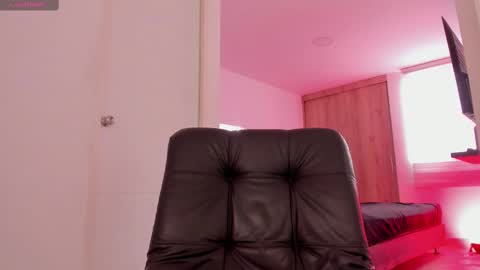 Snapshot of su_ssie chatting on February 11, 4:13 pm su_ssie online show from February 11, 4:13 pm